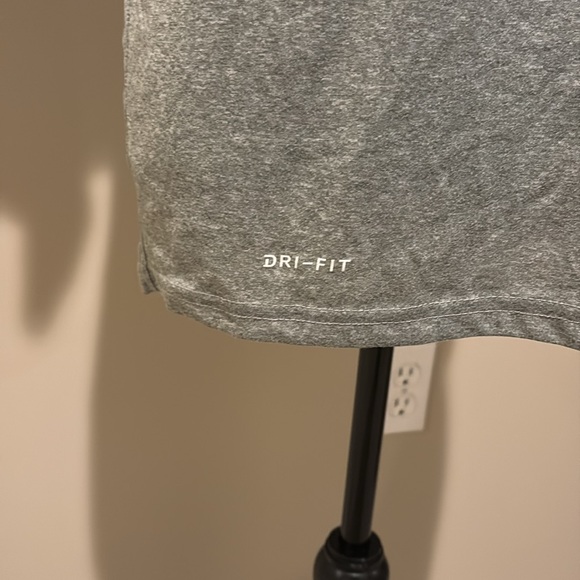 Nike T-Shirt - Picture 3 of 7